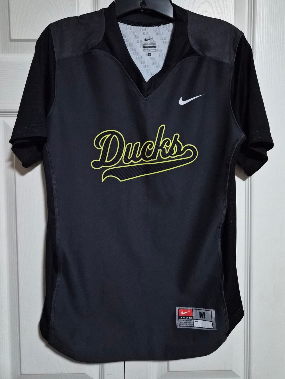 Women's Nike Dri-fit Oregon Ducks Softball Jersey Sz. M
